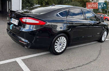 Седан Ford Fusion 2013 в 