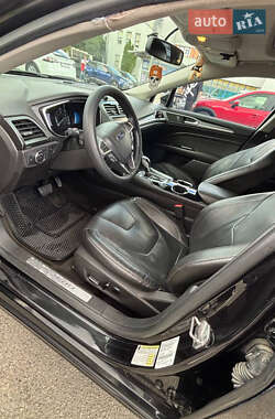 Седан Ford Fusion 2013 в 