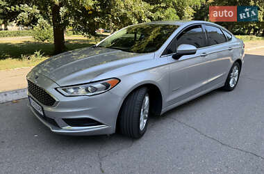 Седан Ford Fusion 2017 в 