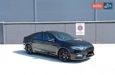 Седан Ford Fusion 2017 в 