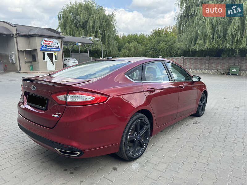 Седан Ford Fusion 2015 в Волочиске