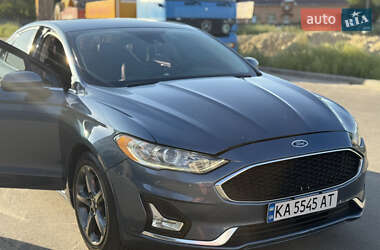 Седан Ford Fusion 2018 в 