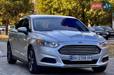 Седан Ford Fusion 2013 в 