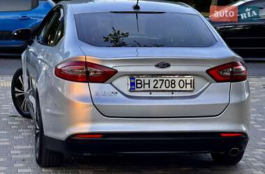Седан Ford Fusion 2013 в 