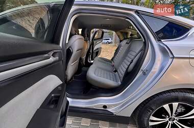 Седан Ford Fusion 2013 в 