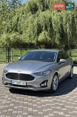 Седан Ford Fusion 2020 в 