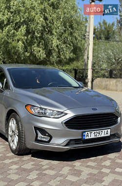 Седан Ford Fusion 2020 в 