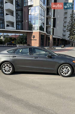 Седан Ford Fusion 2019 в 