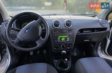 Хэтчбек Ford Fusion 2006 в 