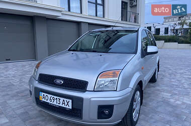 Хэтчбек Ford Fusion 2010 в 