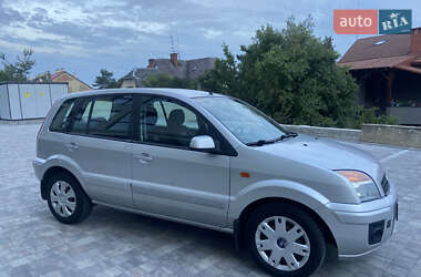 Хэтчбек Ford Fusion 2010 в 