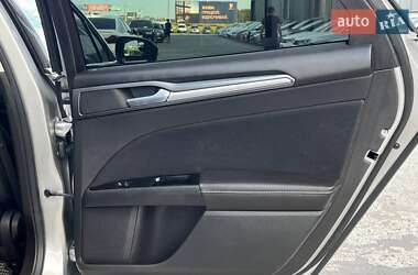 Седан Ford Fusion 2014 в 