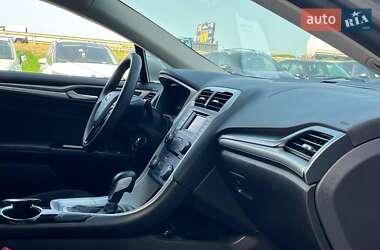 Седан Ford Fusion 2014 в 