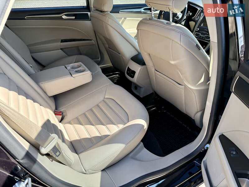 Седан Ford Fusion 2019 в Ровно
