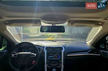 Седан Ford Fusion 2015 в 