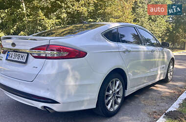 Седан Ford Fusion 2017 в 