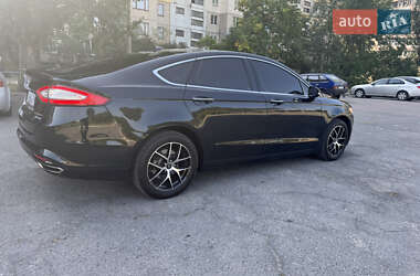 Седан Ford Fusion 2013 в 