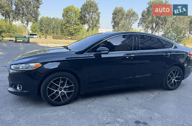 Седан Ford Fusion 2013 в 