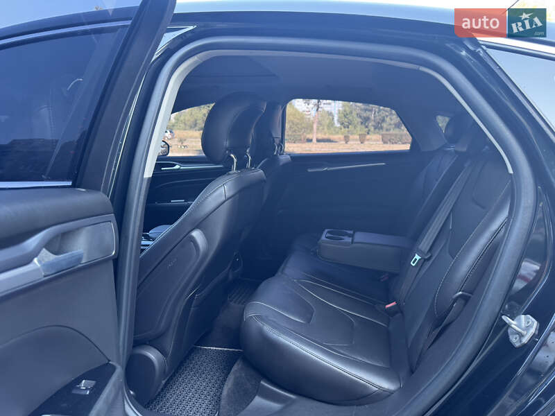 Седан Ford Fusion 2013 в Каменском