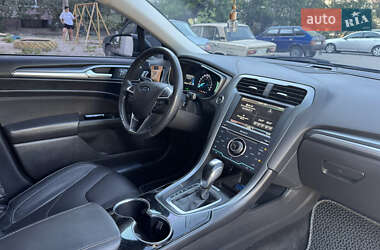 Седан Ford Fusion 2013 в 