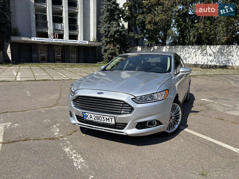 Седан Ford Fusion 2014 в 