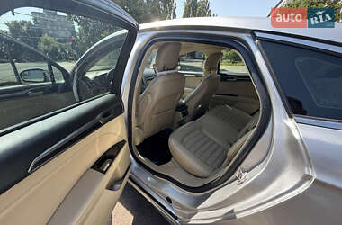 Седан Ford Fusion 2014 в 