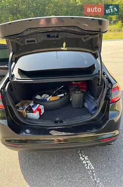 Седан Ford Fusion 2014 в 