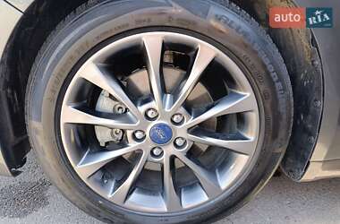 Седан Ford Fusion 2017 в 