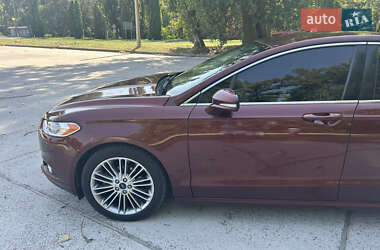Седан Ford Fusion 2015 в 
