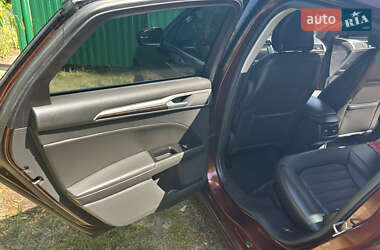 Седан Ford Fusion 2015 в 
