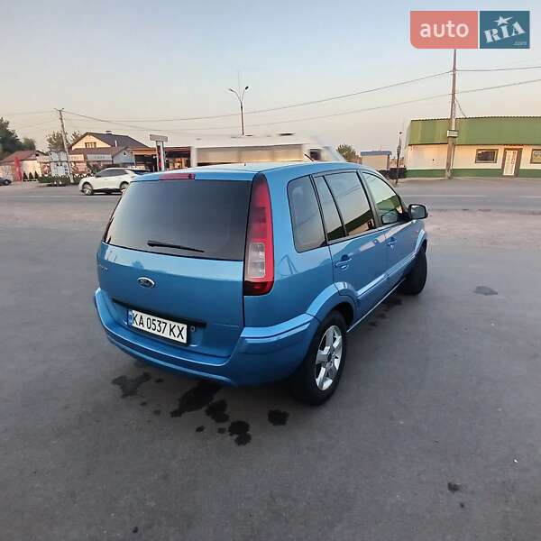 Хетчбек Ford Fusion 2010 в Димері