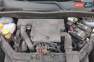 Хетчбек Ford Fusion 2010 в 
