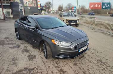 Седан Ford Fusion 2017 в 