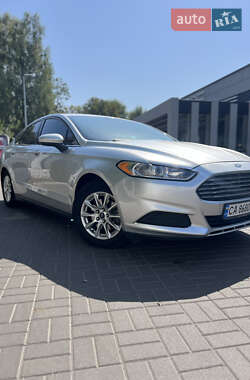 Седан Ford Fusion 2016 в 
