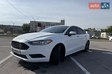 Седан Ford Fusion 2017 в 