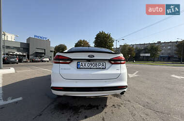 Седан Ford Fusion 2017 в 