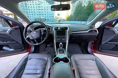 Седан Ford Fusion 2016 в 