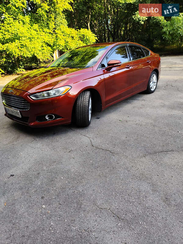 Седан Ford Fusion 2014 в 
