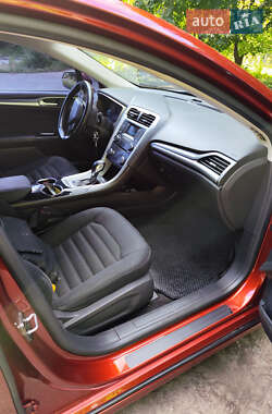 Седан Ford Fusion 2014 в 