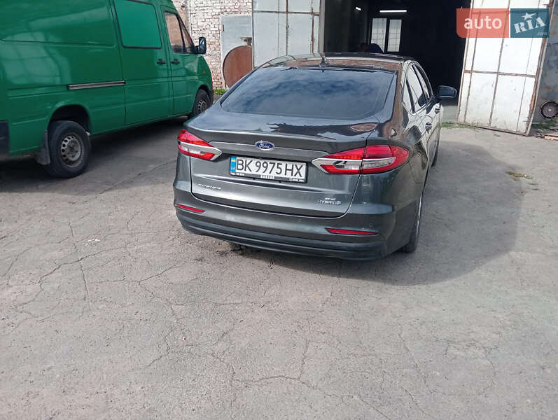 Седан Ford Fusion 2018 в Ирпене
