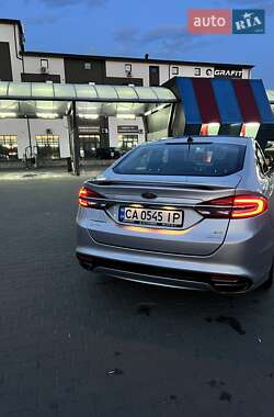 Седан Ford Fusion 2017 в 