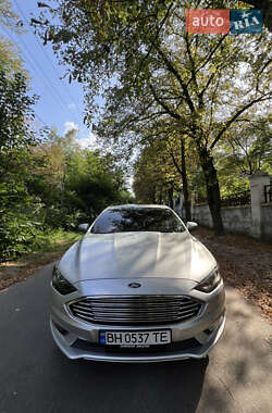 Седан Ford Fusion 2018 в 