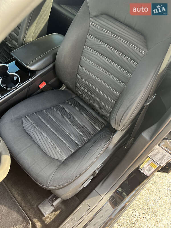 Седан Ford Fusion 2015 в Києві