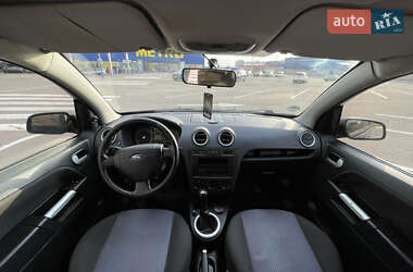 Хэтчбек Ford Fusion 2006 в 