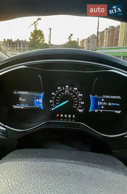Седан Ford Fusion 2016 в 