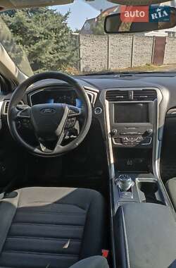 Седан Ford Fusion 2019 в 