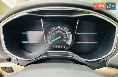 Седан Ford Fusion 2015 в 