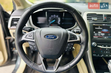 Седан Ford Fusion 2015 в 