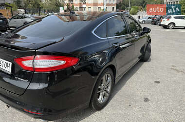 Седан Ford Fusion 2015 в 