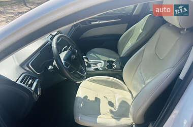 Седан Ford Fusion 2015 в 